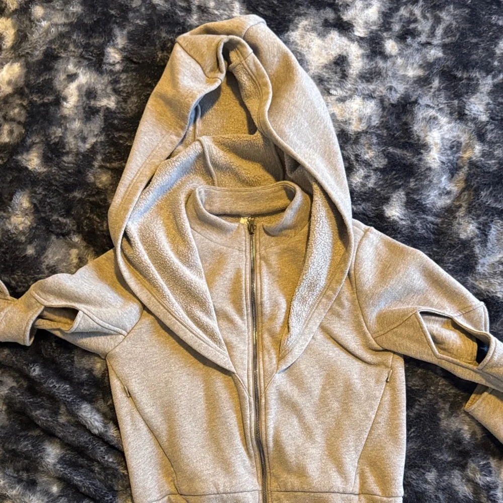 ALO YOGA BEIGE Cut Out Long Sleeve Zip Hoodie - Picture 3 of 6
